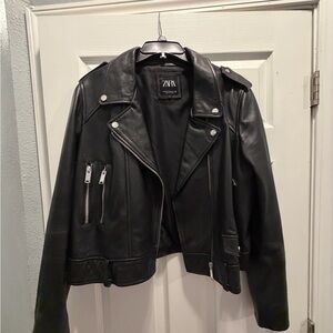 Zara Women's Classic Black Leather Biker Jacket